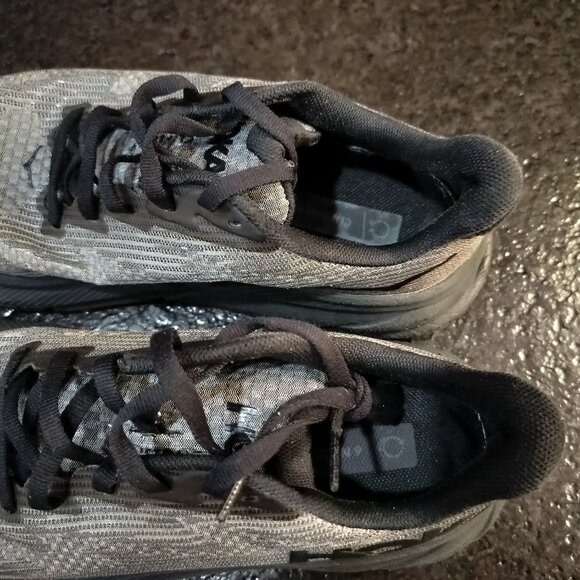Hoka Clifton 9 Youth size 4.5MD - Picture 6 of 9